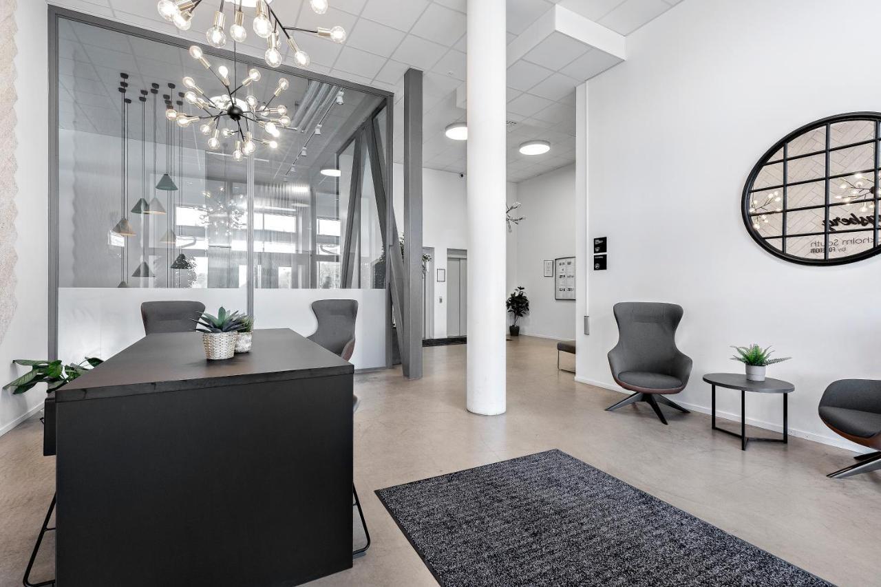 Forenom Hotel Flemingsberg - 10Min From Aelvsjoe Huddinge Exterior foto