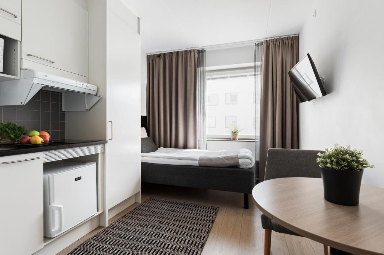 Forenom Hotel Flemingsberg - 10Min From Aelvsjoe Huddinge Exterior foto