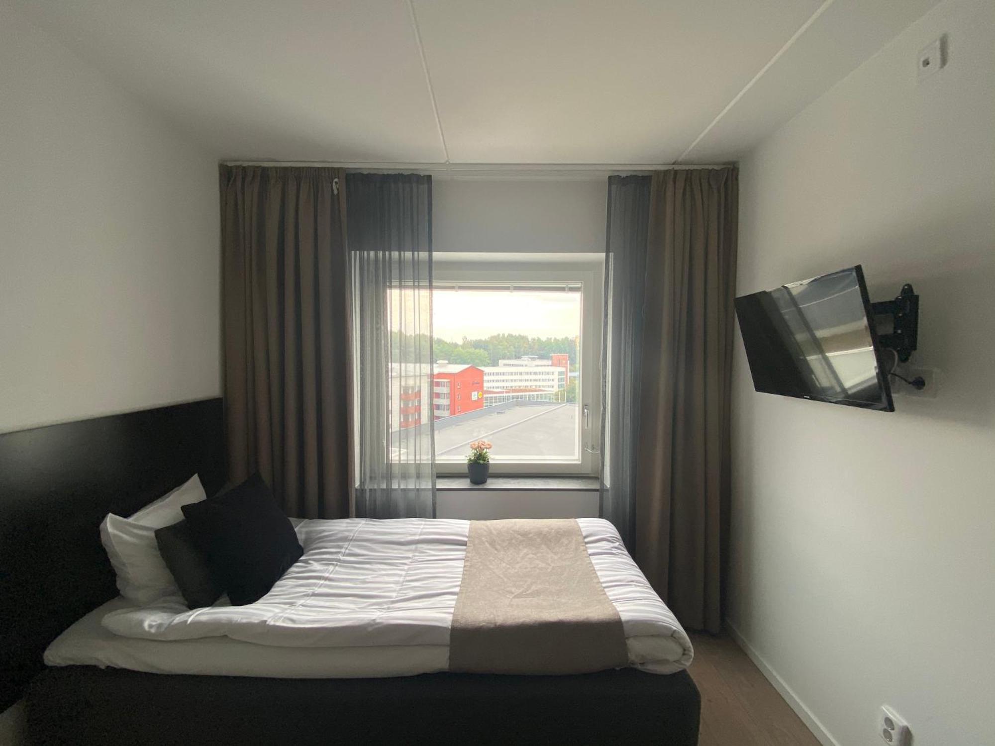 Forenom Hotel Flemingsberg - 10Min From Aelvsjoe Huddinge Exterior foto